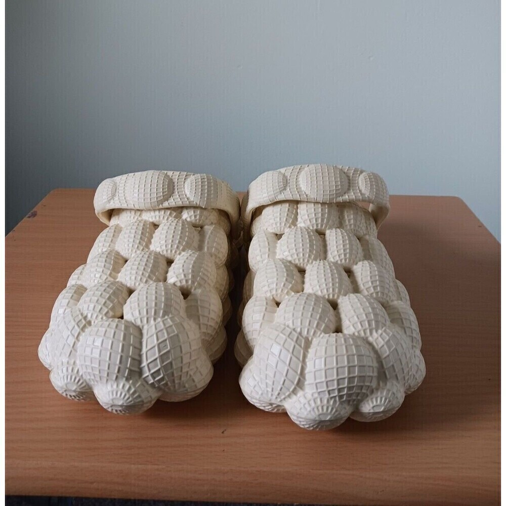 Massage Clogs Slippers  Womens 7.5 Beige Slides Closed Toe Bubble Sole Slipoers‎